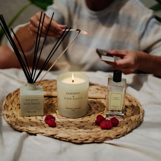 Immagine di VELA RASPBERRY AND BLACK VANILLA PREMIUM 230 GR